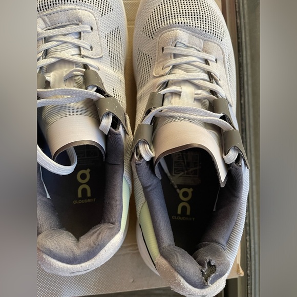 Size 7 On Cloudrift tennis shoes - Picture 7 of 7